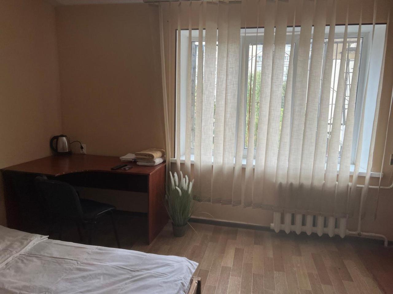 Hostel Krone Gok Zatishok Kiev Exterior foto