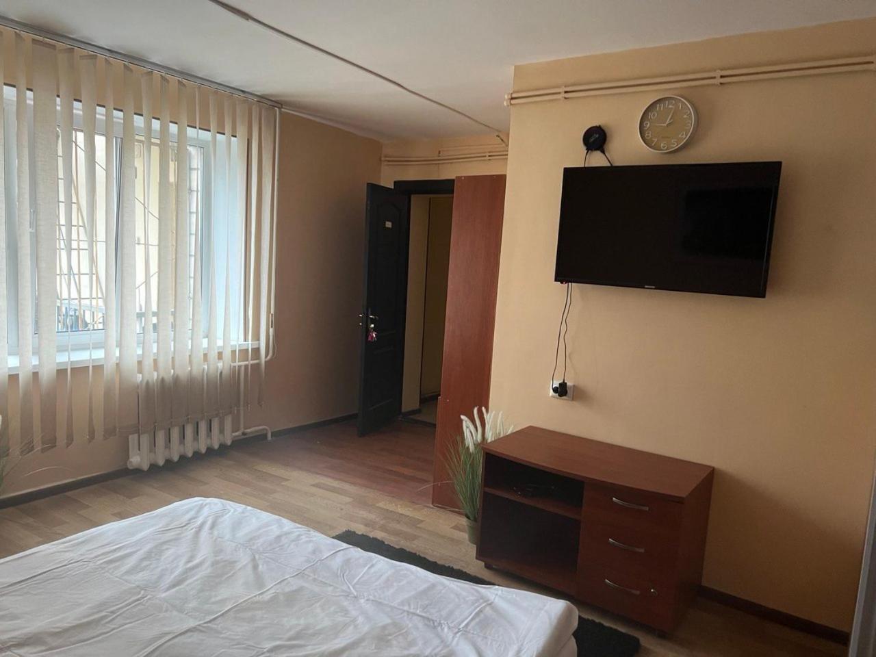 Hostel Krone Gok Zatishok Kiev Exterior foto